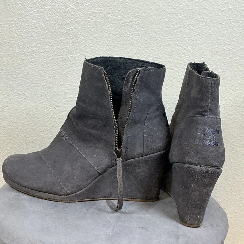 Women's Toms Nepal Side Zip Wedge Ankle Boots Booties Shoes Size 7.5 Gray‎ Suede